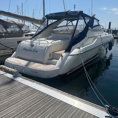 Boat Accommodation Ltd Torquay Exterior photo